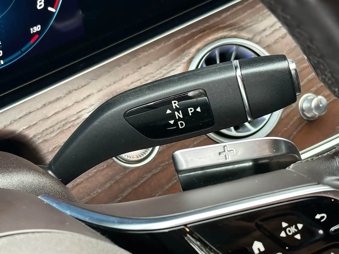 Mercedes-Benz E-Class 2021 — Photo 13/18