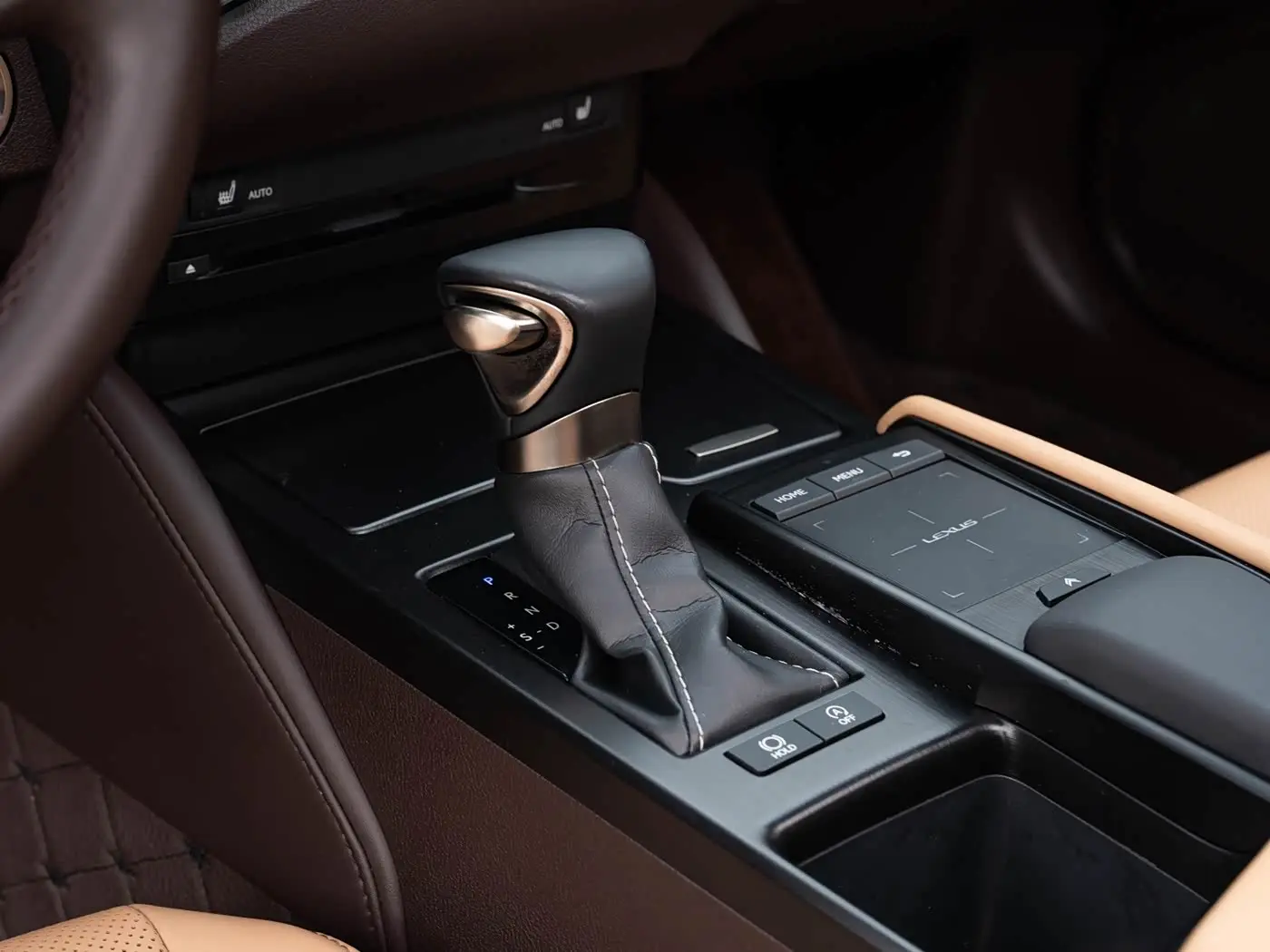 Lexus ES 2019 — Şəkil 15/20