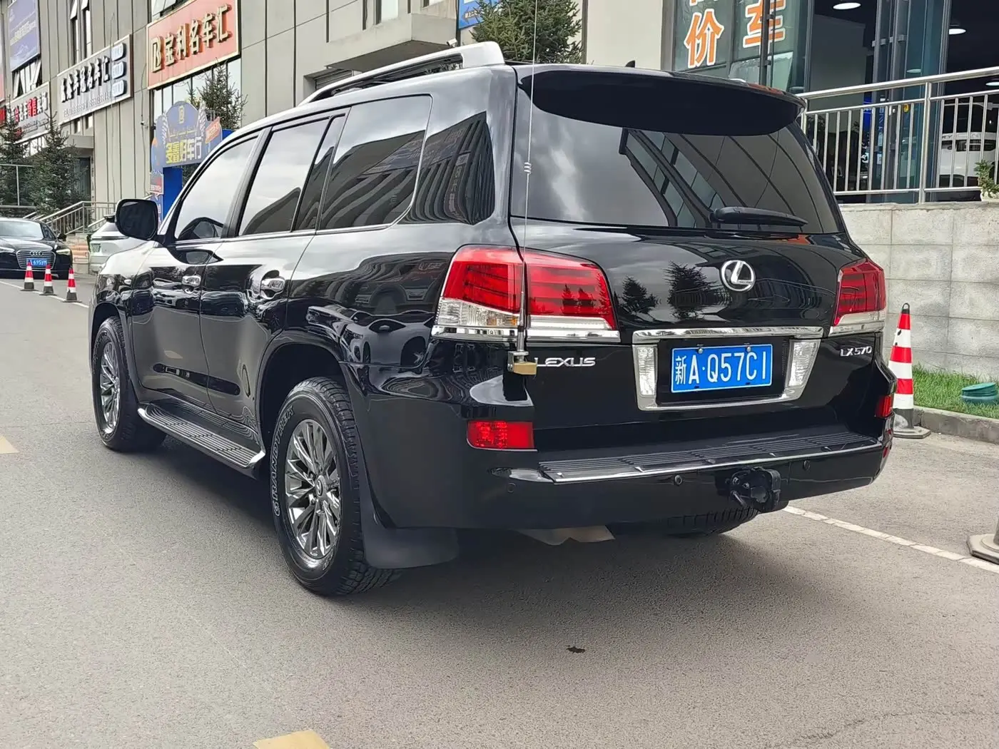 Lexus LX 2011 — Şəkil 5/10