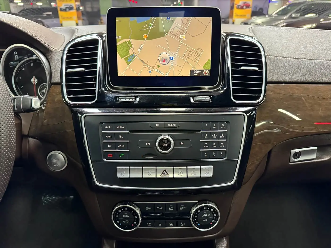 Mercedes-Benz GLS 2017 — Photo 20/20