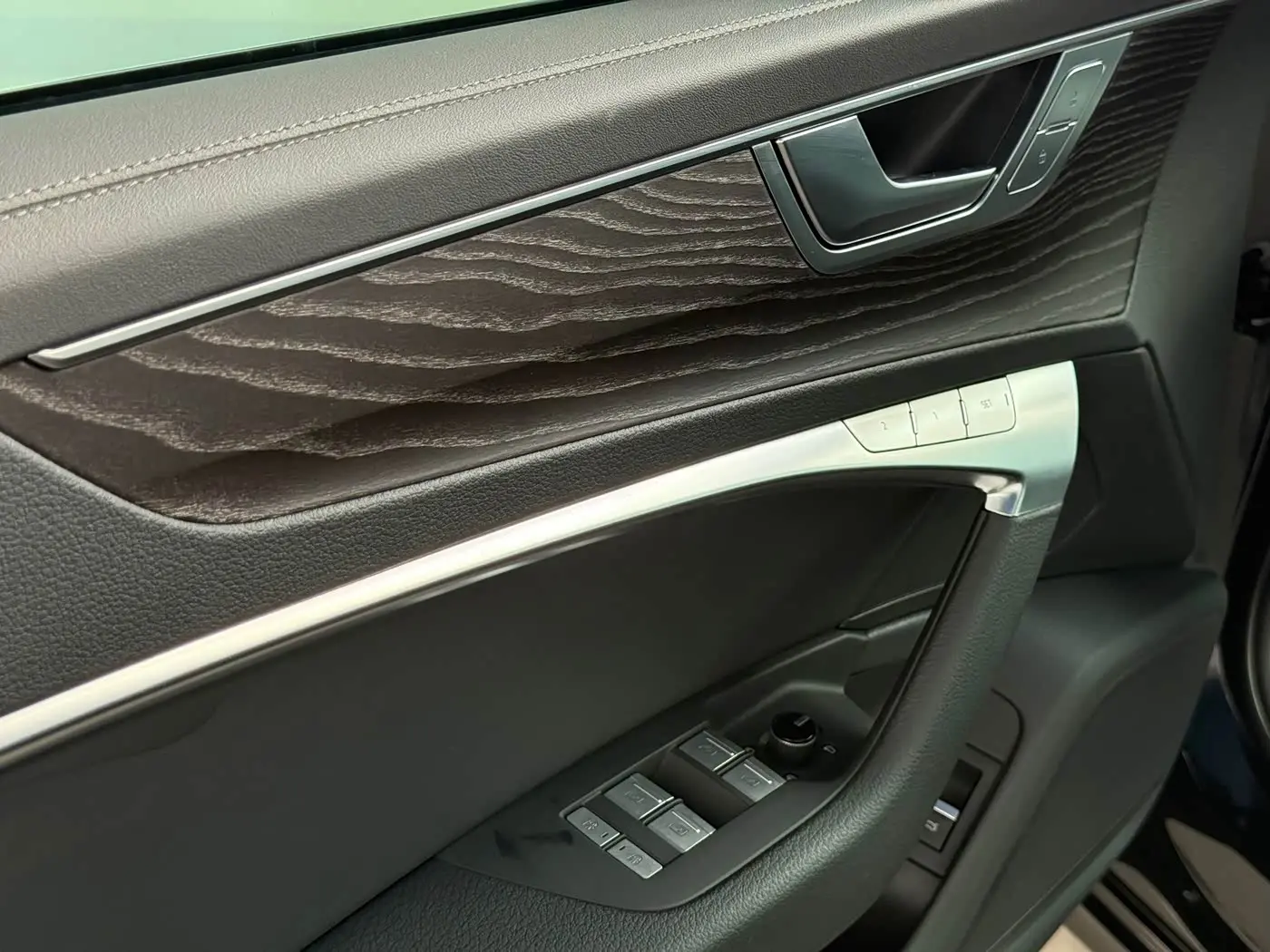 Audi A6L 2023 — Photo 13/16