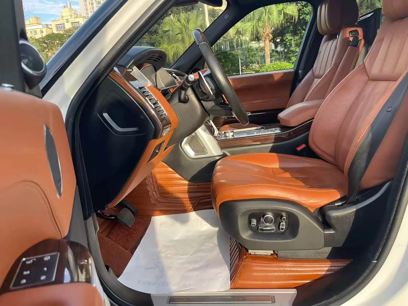 Land Rover Range Rover 2017 — Photo 4/18