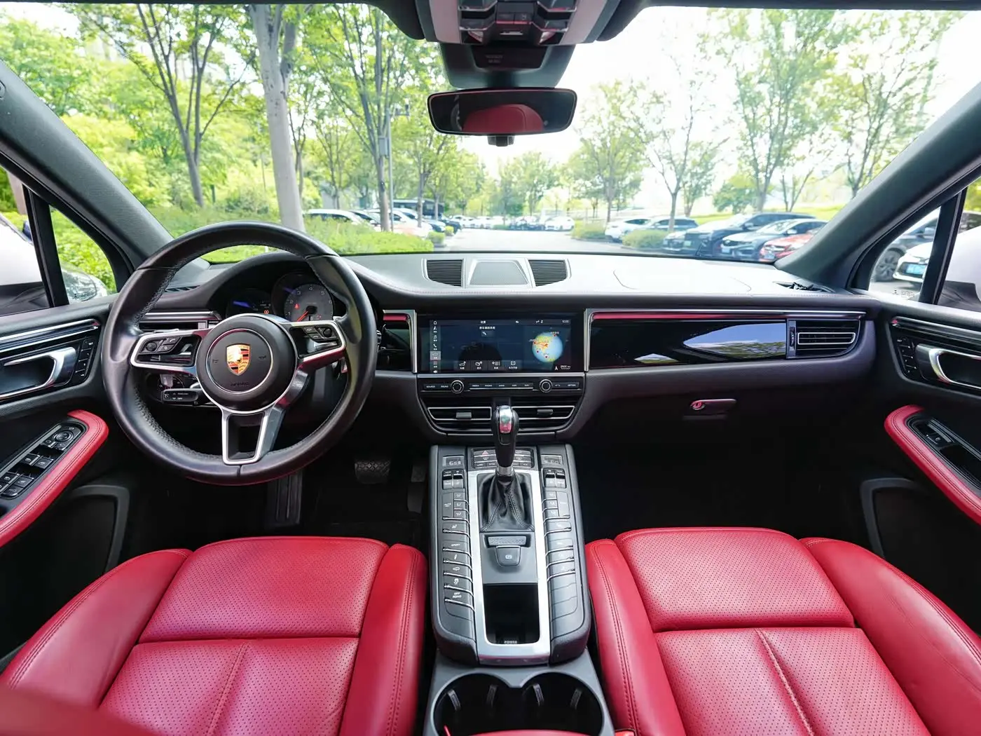Porsche Macan 2021 — Photo 10/15