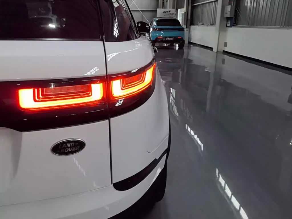 Land Rover Range Rover Velar 2018 — Photo 8/20