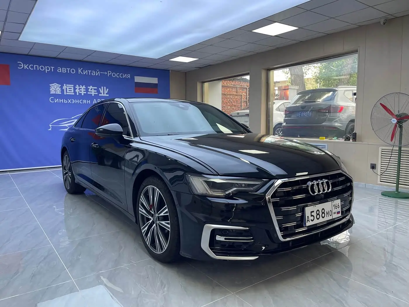 Audi A6L 2025 — Photo 2/9