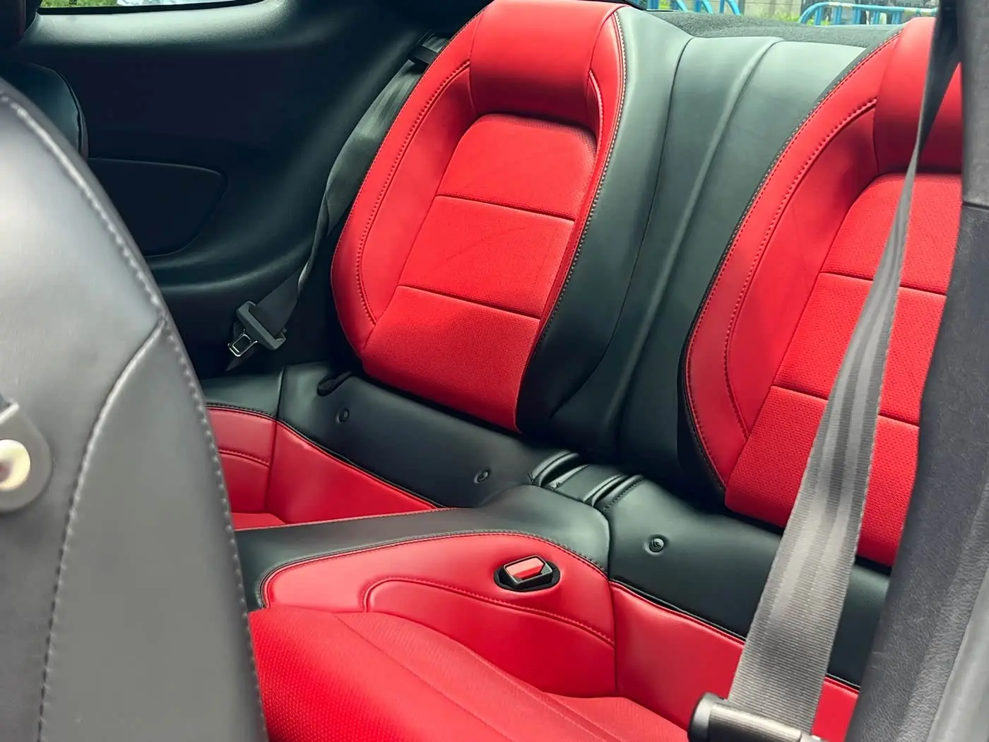 Ford Mustang 2021 — ფოტო 13/20