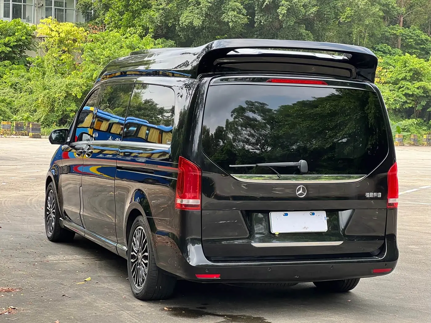 Mercedes-Benz V-Class 2021 — Photo 3/20