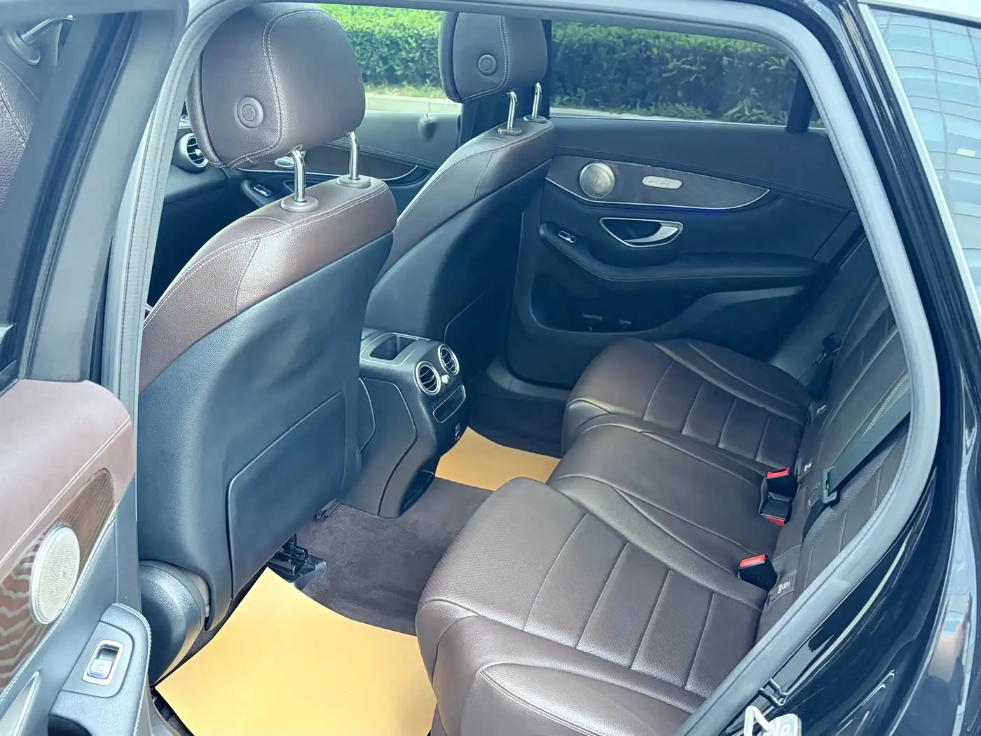 Mercedes-Benz GLC 2019 — Photo 8/9