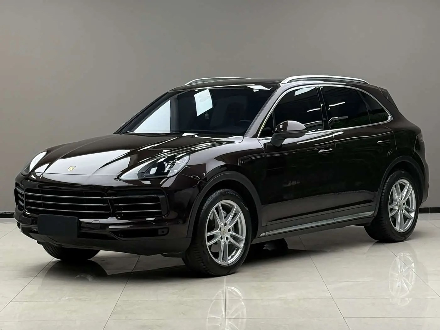 Porsche Cayenne 2019 — Photo 1/12