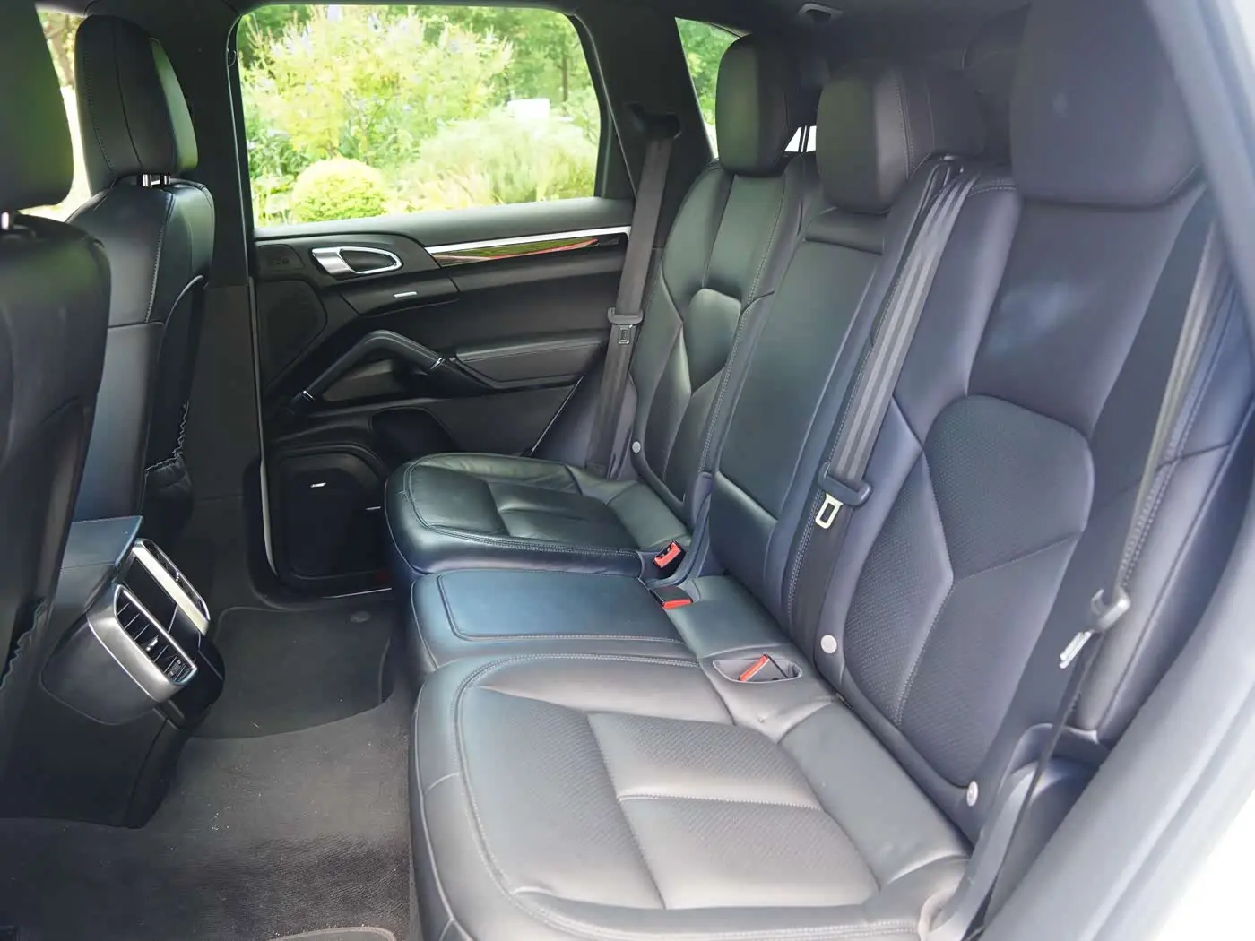 Porsche Cayenne New Energy 2015 — Фото 7/19