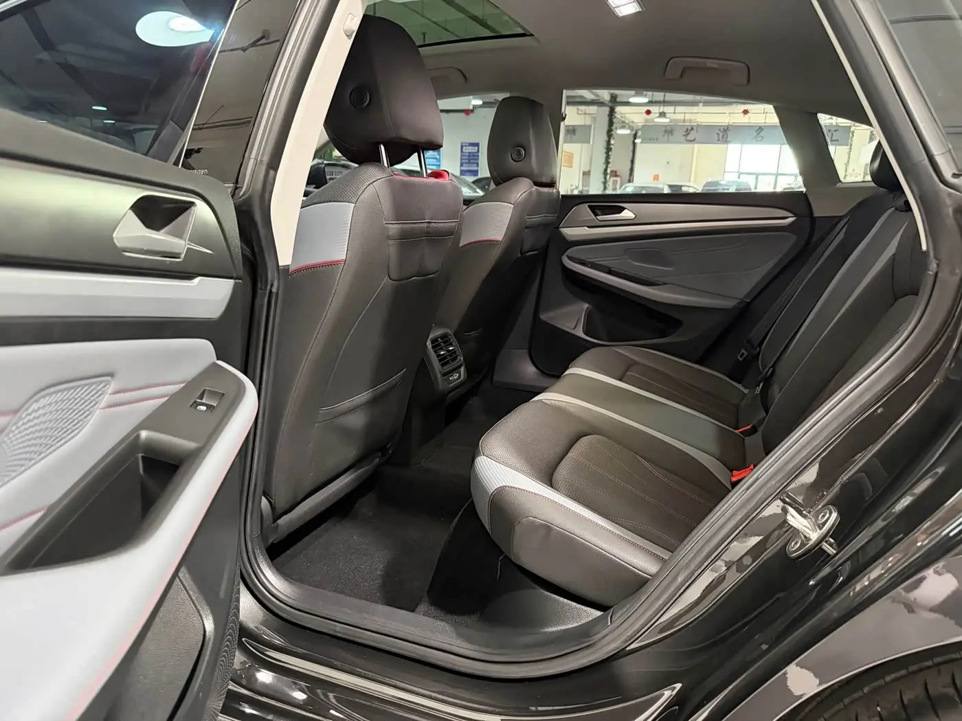 Volkswagen Lamando 2022 — Photo 8/19