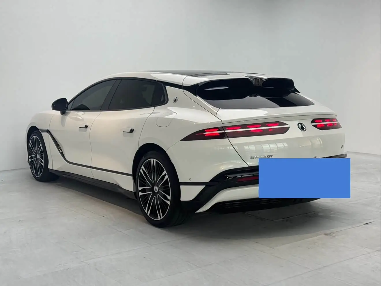 Denza Z9GT 2025 — Photo 8/14