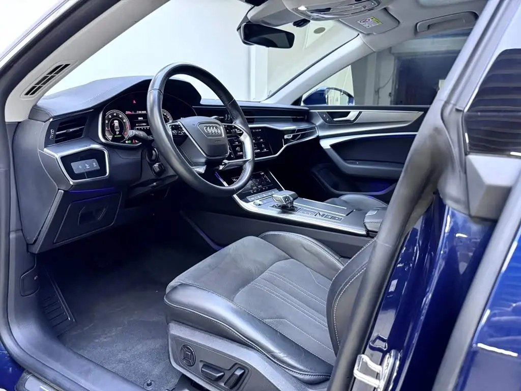 Audi A7L 2024 — Photo 9/19
