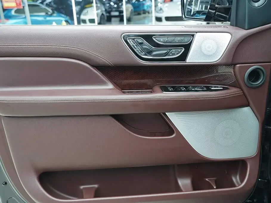 Lincoln Navigator 2022 — Photo 5/20