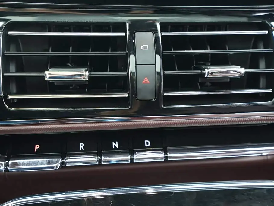 Lincoln Navigator 2022 — Photo 9/20