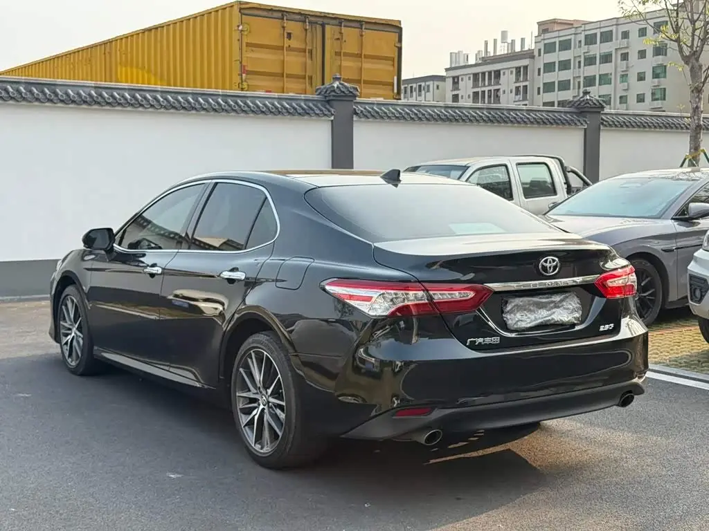 Toyota Camry 2022 — Photo 7/9