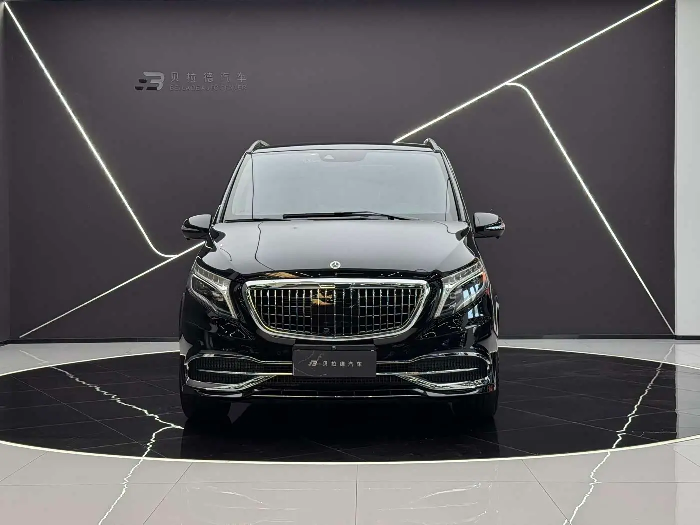 Mercedes-Benz V-Class 2021 — Photo 2/20