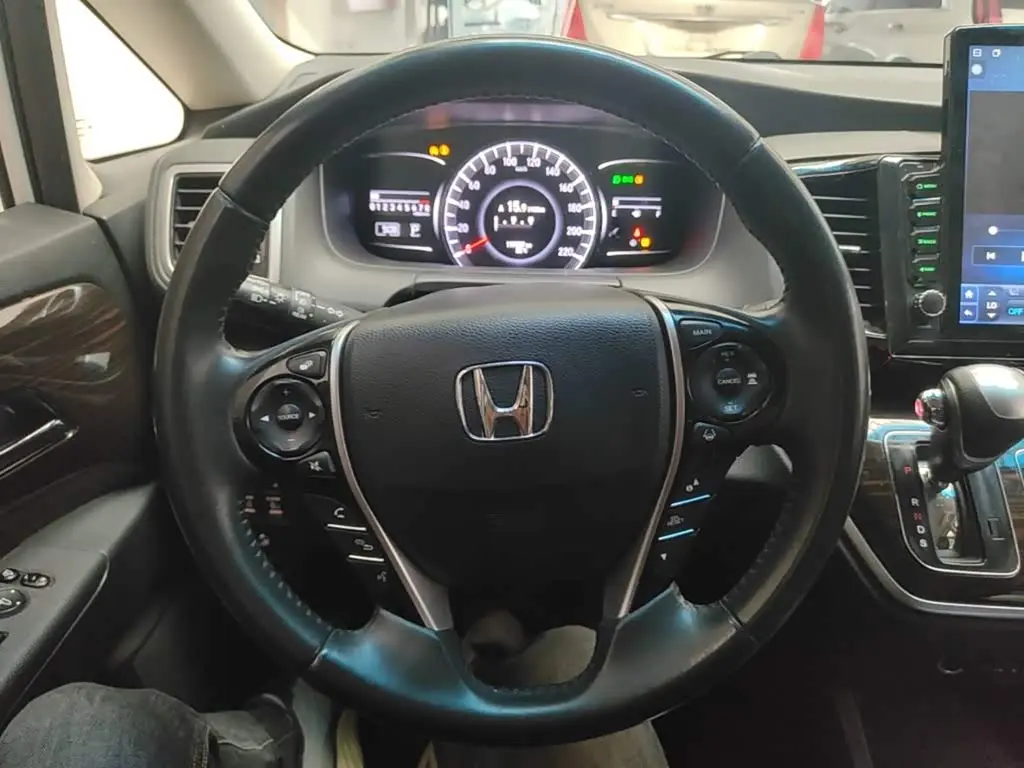 Honda Odyssey 2018 — Şəkil 11/20