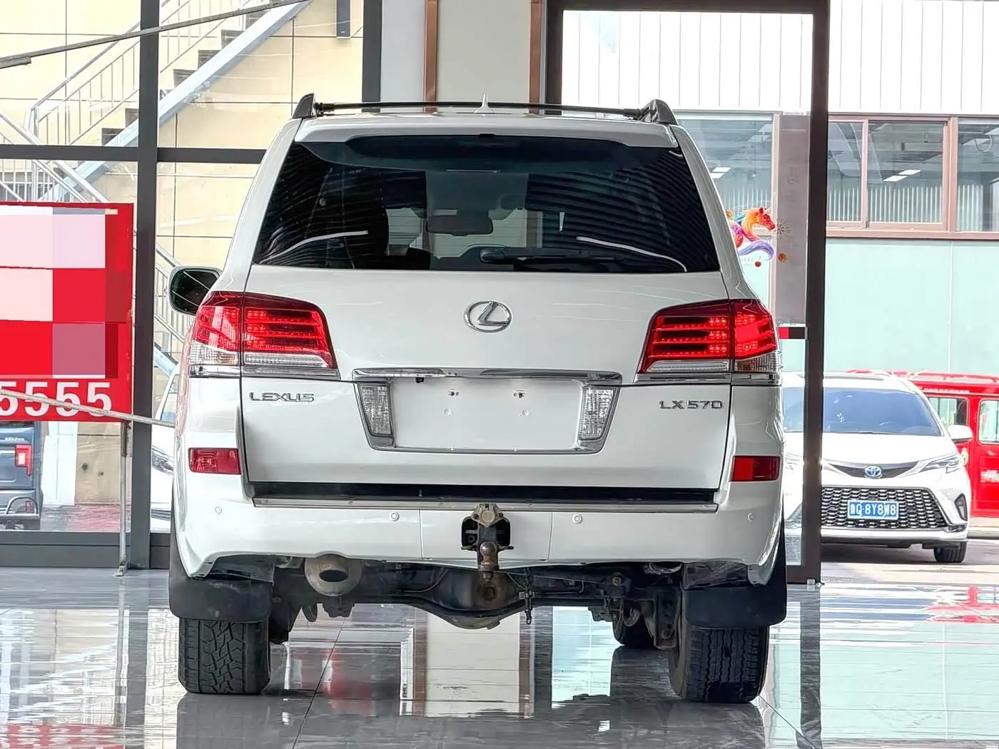 Lexus LX 2014 — Photo 4/11