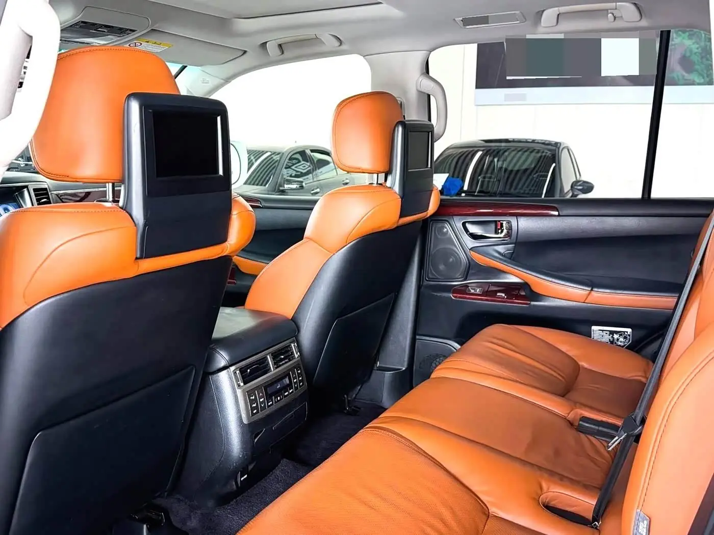 Lexus LX 2014 — Photo 9/11