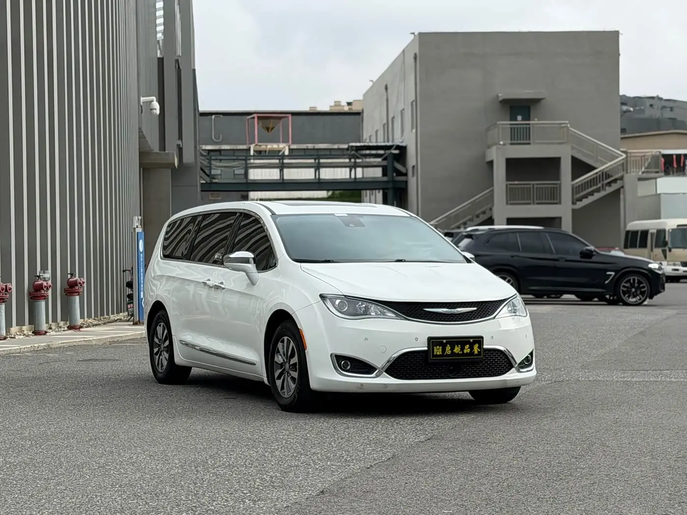 Chrysler Grand Caravan PHEV 2020 — ფოტო 3/16