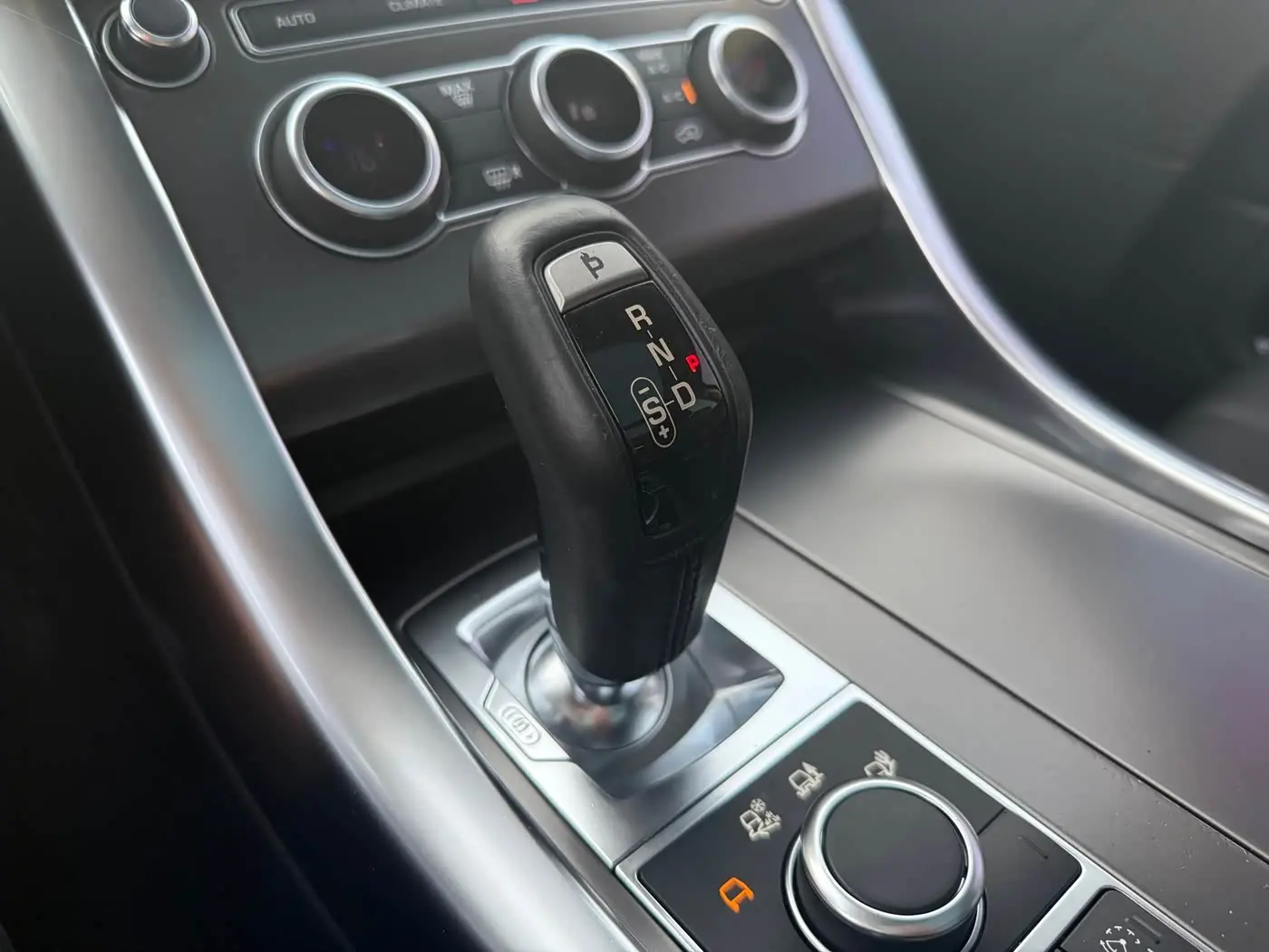 Land Rover Range Rover Sport 2016 — Photo 15/16