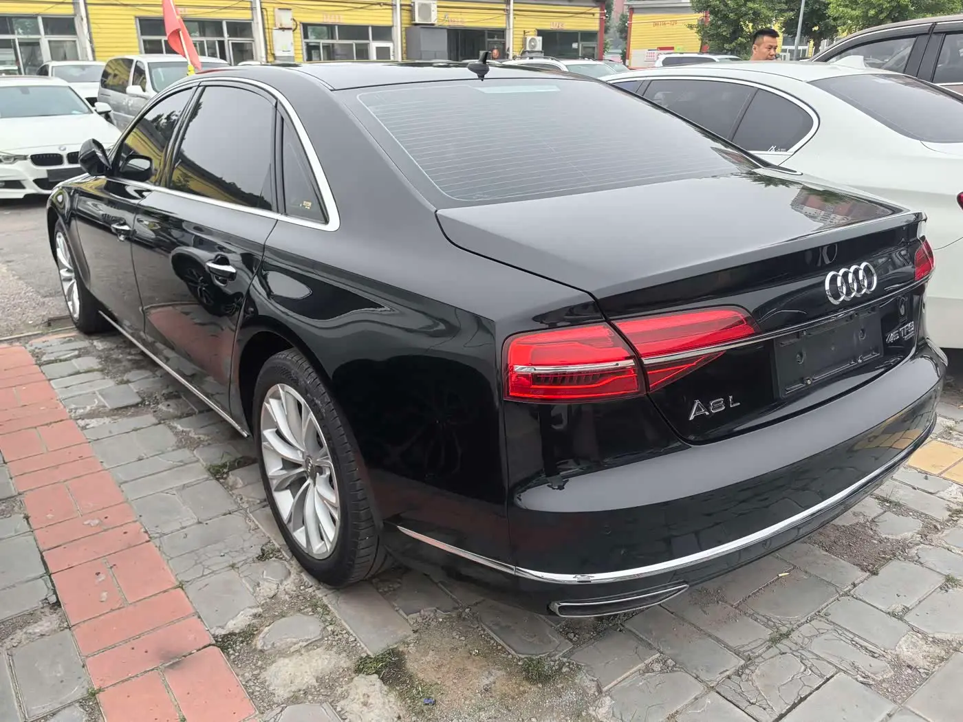 Audi A8 2016 — Photo 8/20