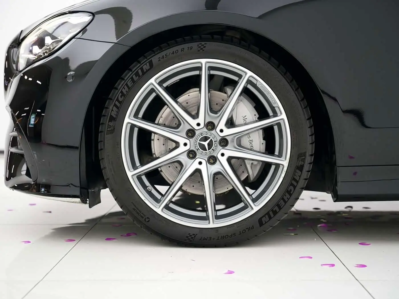 Mercedes-Benz E-Class 2021 — Photo 18/20