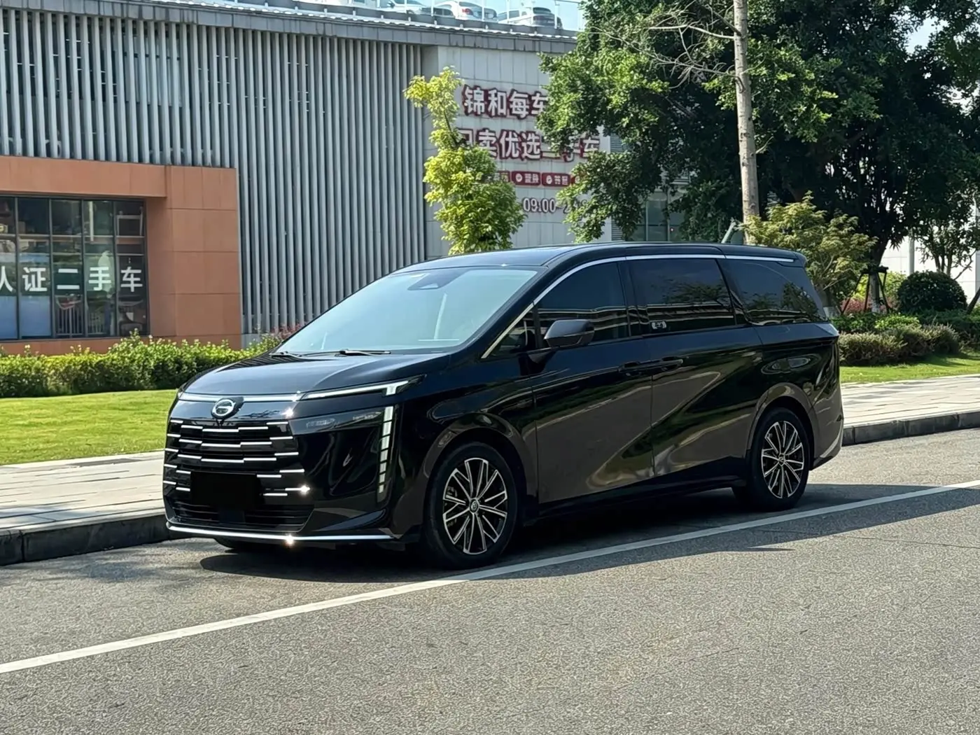 GAC Trumpchi Trumpchi E8 NEV 2024 — Photo 1/14