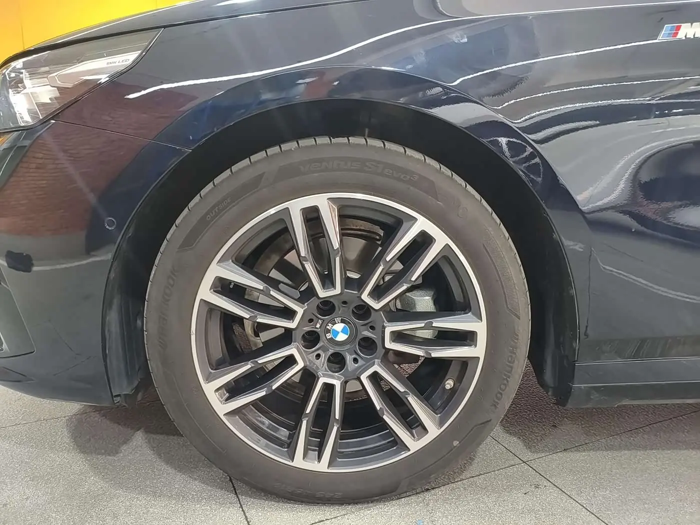 BMW 5 Series 2025 — Фото 15/20