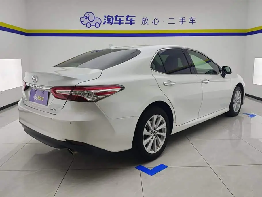 Toyota Camry 2022 — Фото 3/16