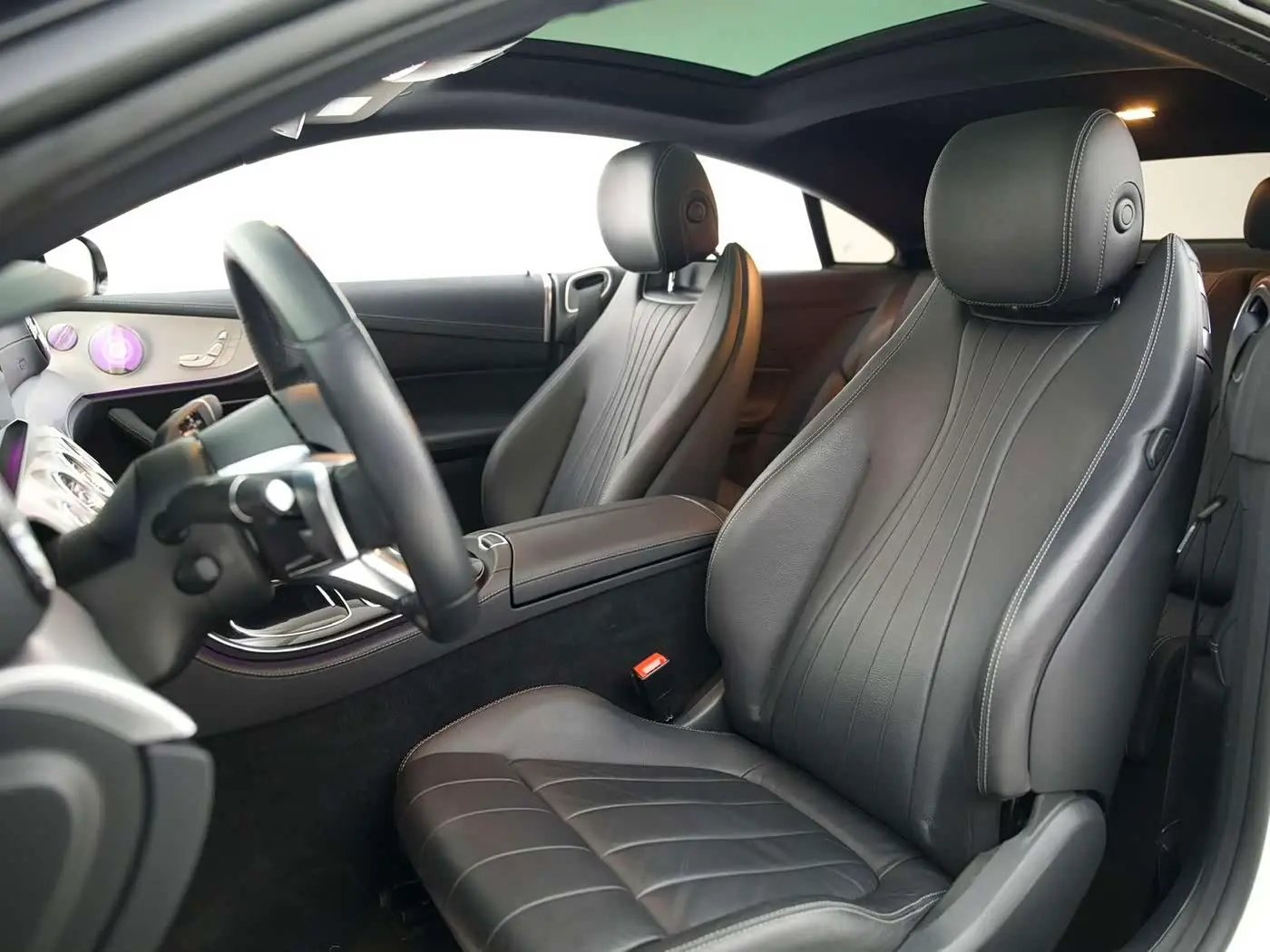 Mercedes-Benz E-Class 2021 — Photo 5/20