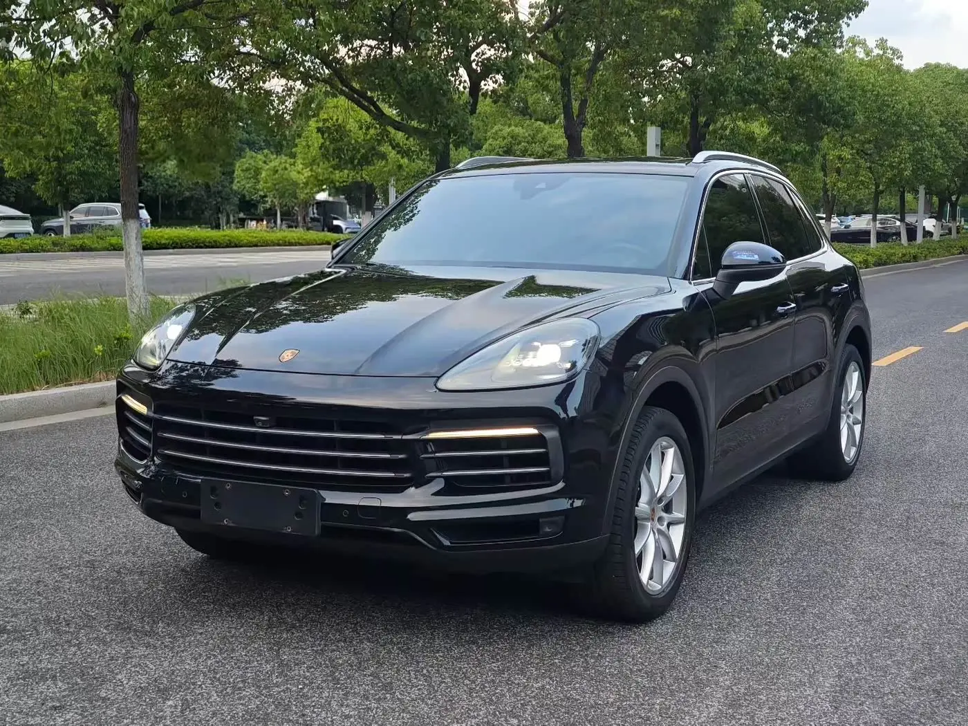 Porsche Cayenne 2018 — Photo 1/20