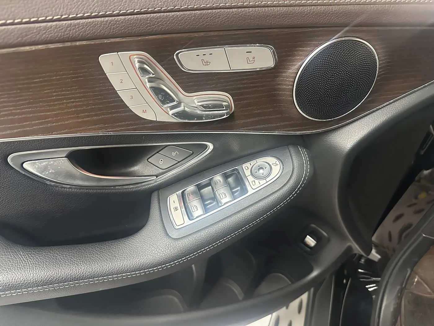 Mercedes-Benz GLC 2022 — Photo 4/16