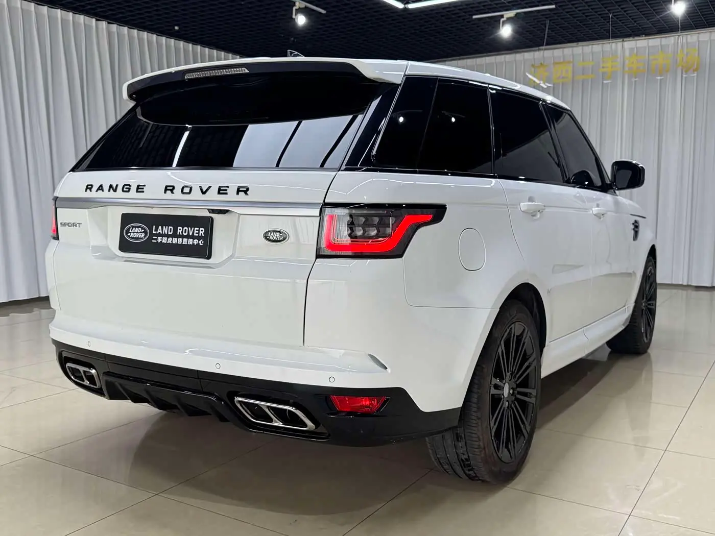 Land Rover Range Rover Sport 2017 — Photo 6/12
