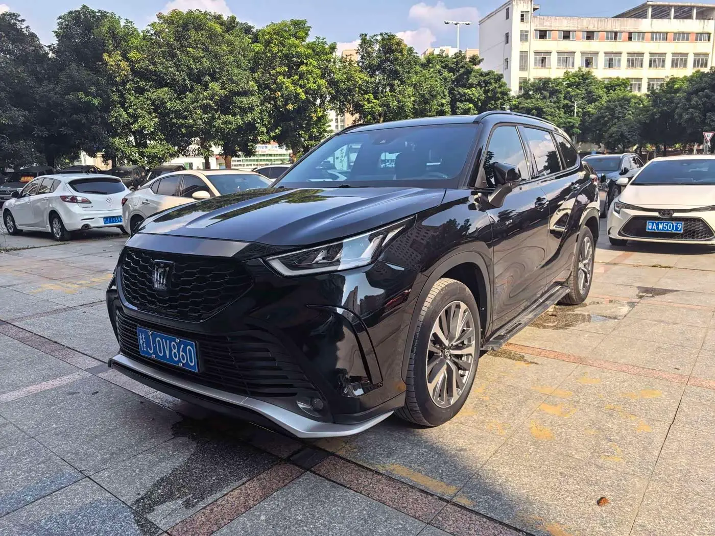 Toyota Crown Kluger 2024 — ფოტო 1/10