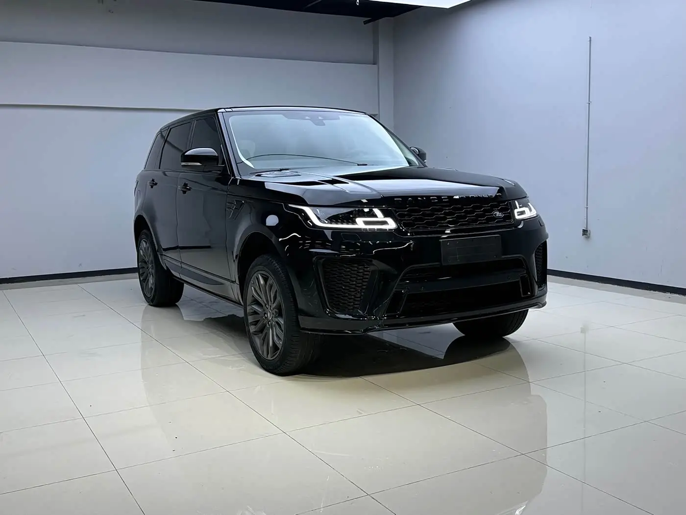 Land Rover Range Rover Sport 2017 — Photo 3/17
