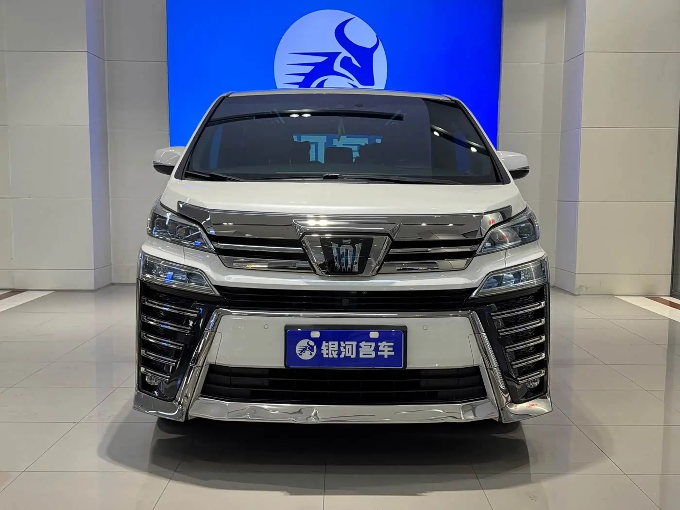 Toyota Vellfire 2021 — Фото 2/17