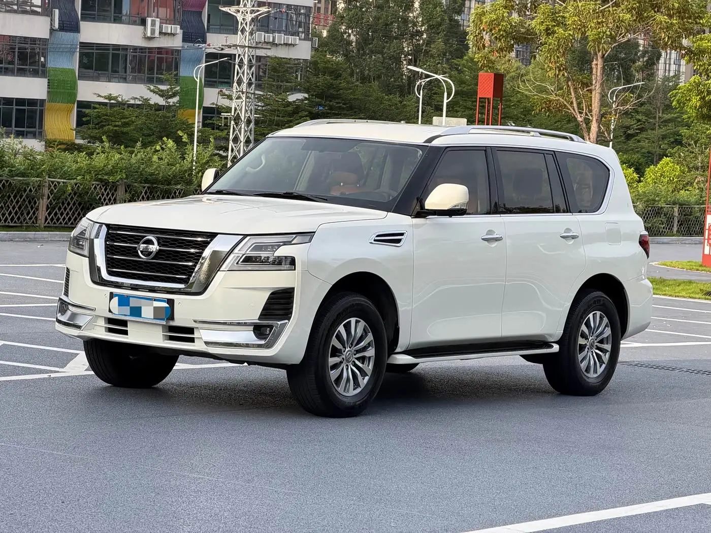 Nissan Patrol 2019 — Photo 1/13