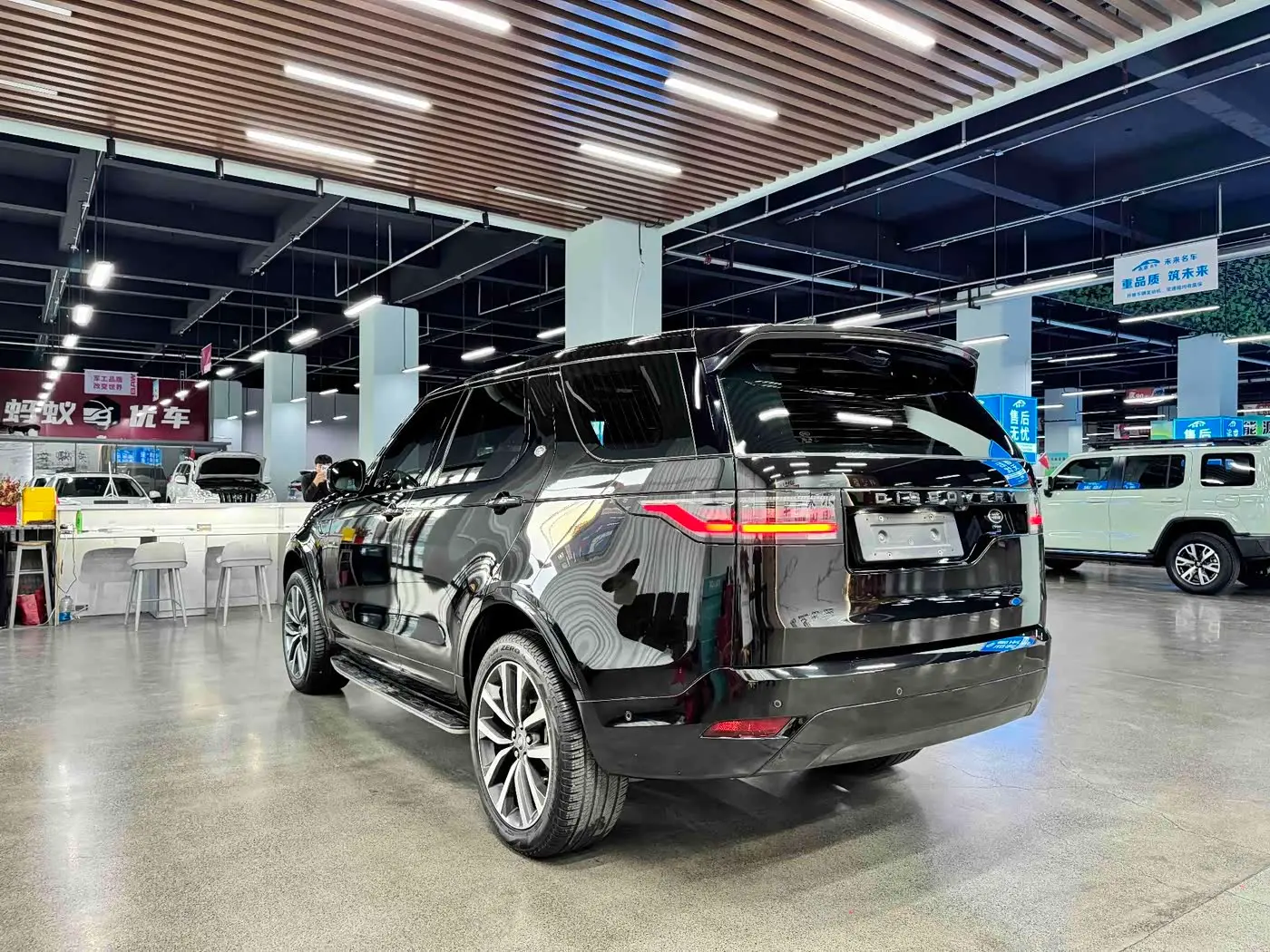 Land Rover Discovery 2021 — Şəkil 14/17