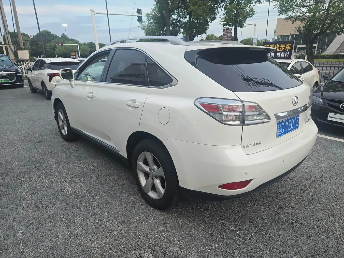 Lexus RX Classic 2011 — Photo 5/9