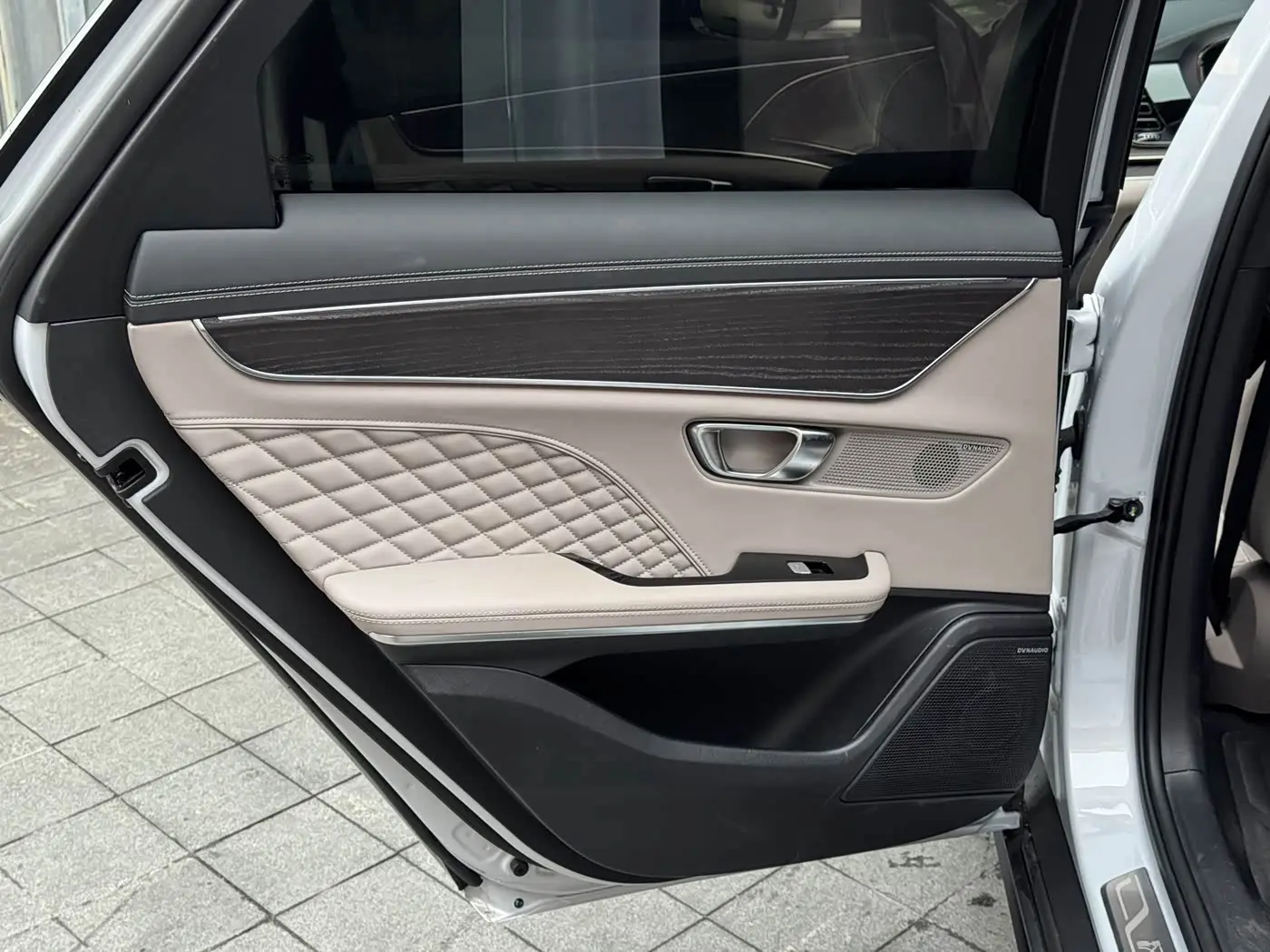 BYD Han 2024 — ფოტო 14/20