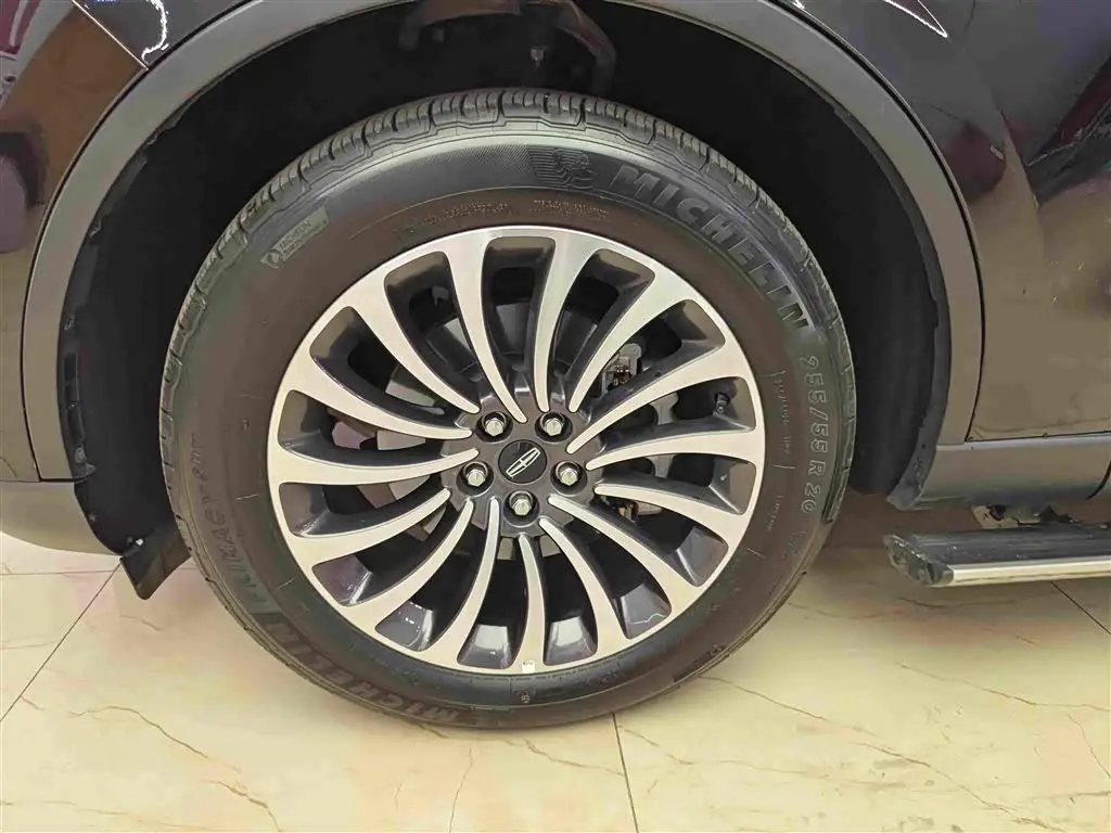 Lincoln Aviator 2024 — Photo 13/17
