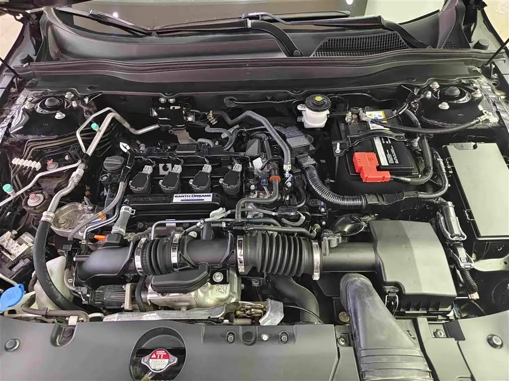 Honda Accord 2023 — Фото 16/18