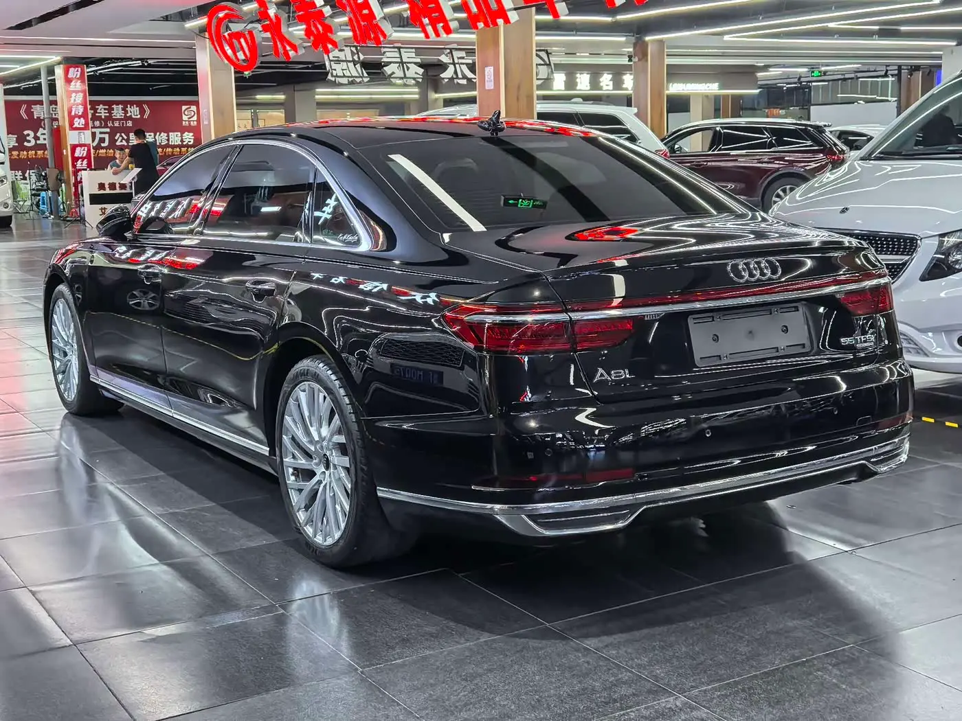 Audi A8 2022 — Photo 6/14