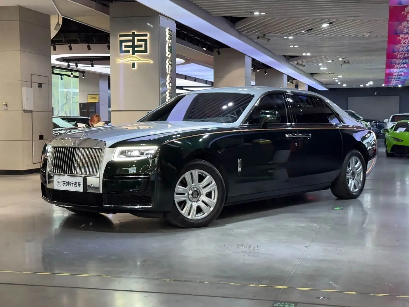 Rolls-Royce Ghost 2022 — Фото 1/20