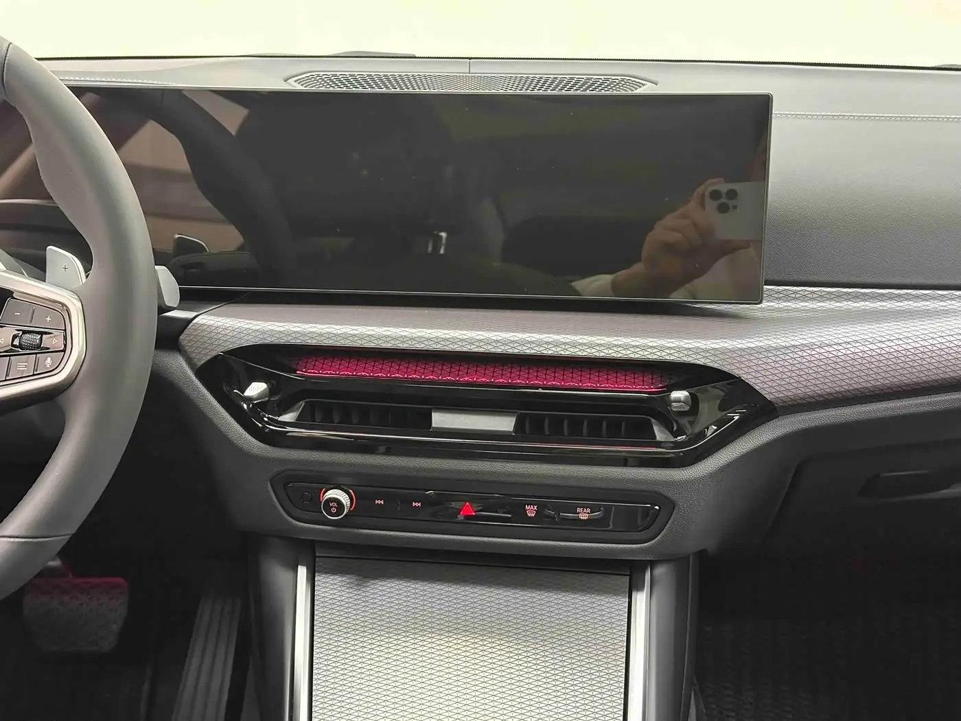 BMW 3 Series 2025 — Фото 13/20