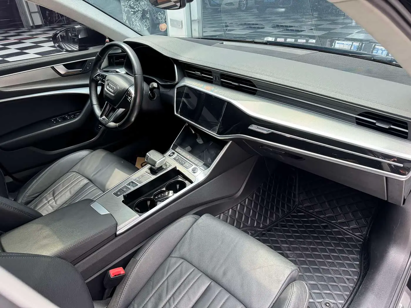 Audi A6L 2021 — Photo 5/9