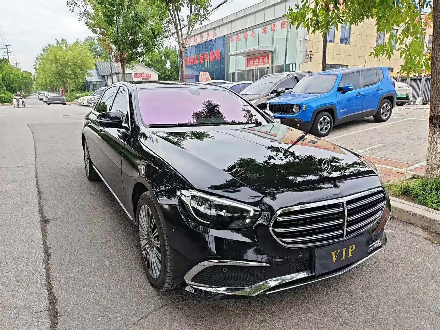 Mercedes-Benz E-Class 2023 — Фото 3/9
