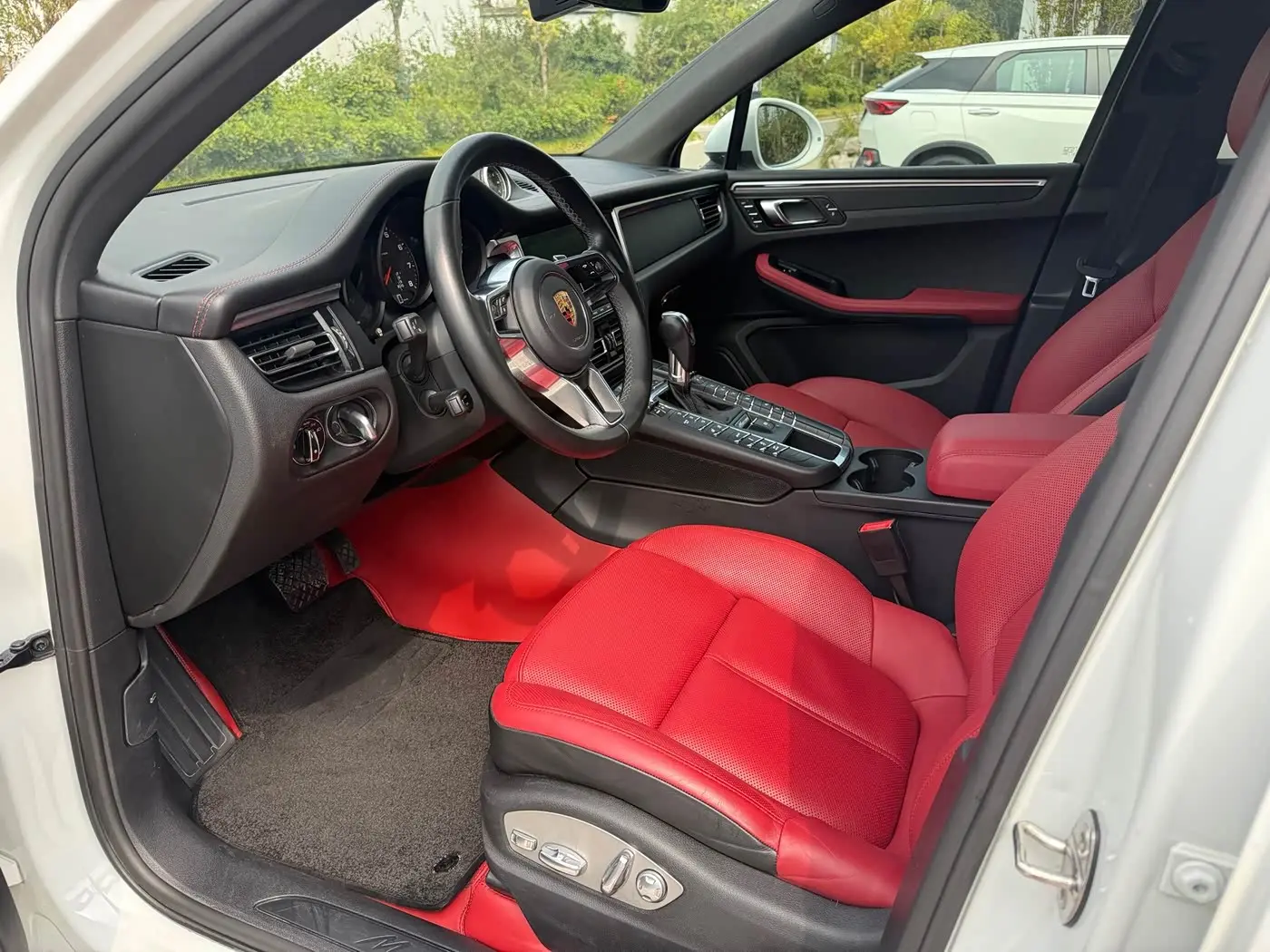 Porsche Macan 2019 — Photo 4/20